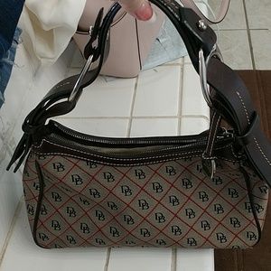 Dooney &Bourk purse